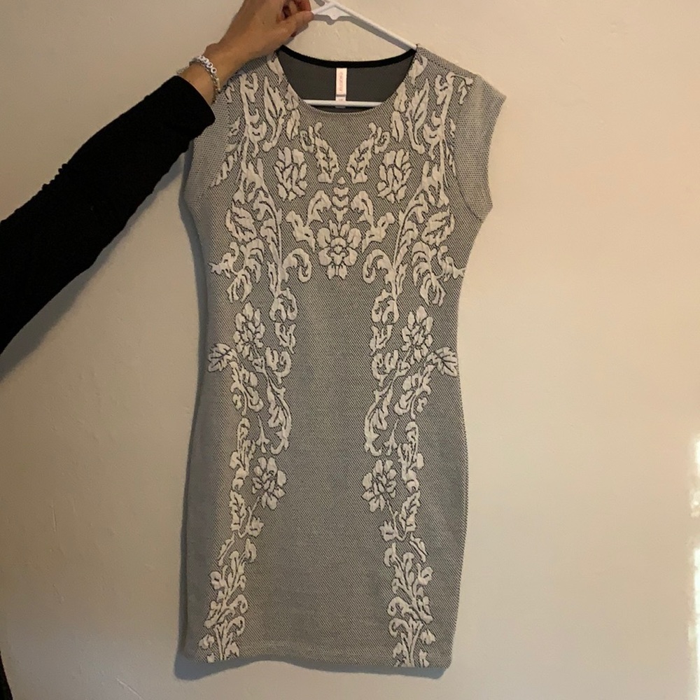 Stretchy Target Black and White Bodycon Test